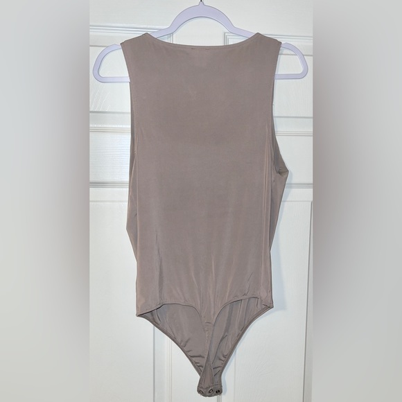 Express Body Contour Silky V-neck Tank Bodysuit - Picture 3 of 3